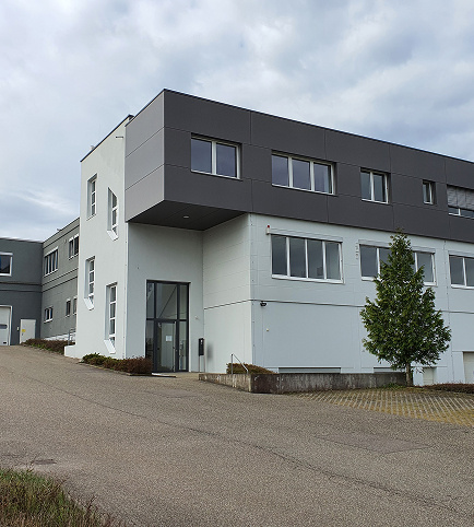 Dr. Hartmann Chemietechnik company building with extension"